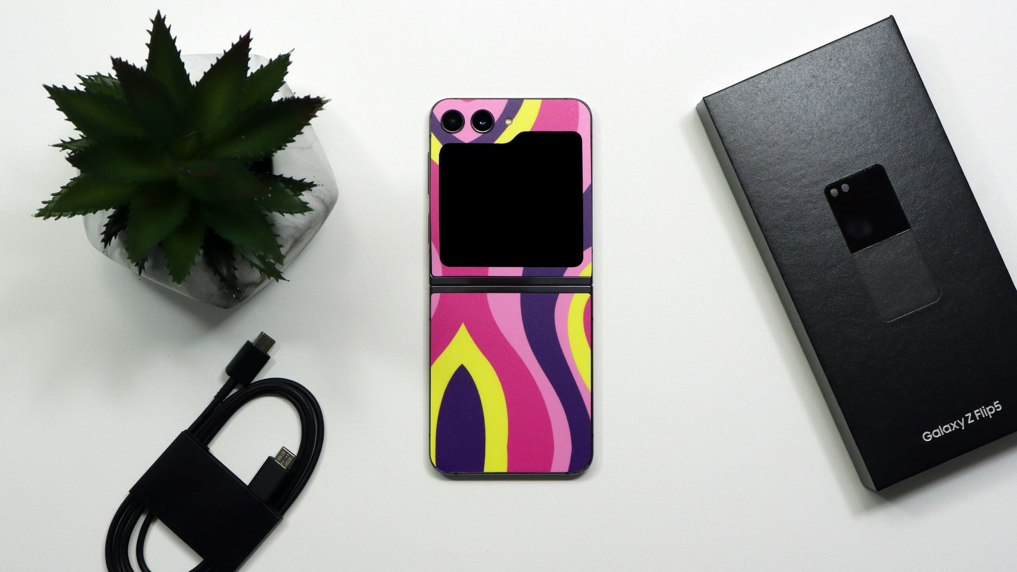 Samsung Galaxy Z Flip 5 Abstract psychadelic skins