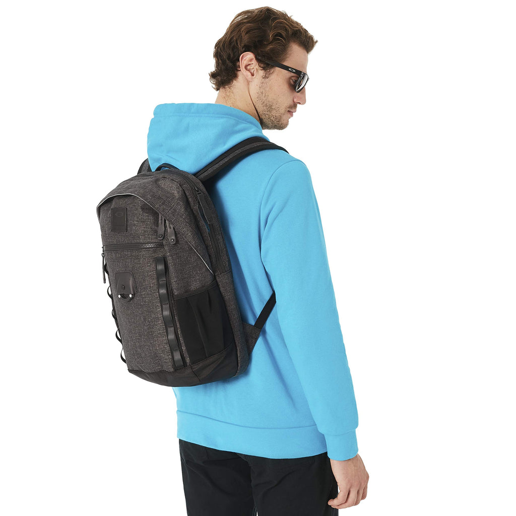 oakley voyage 22l backpack