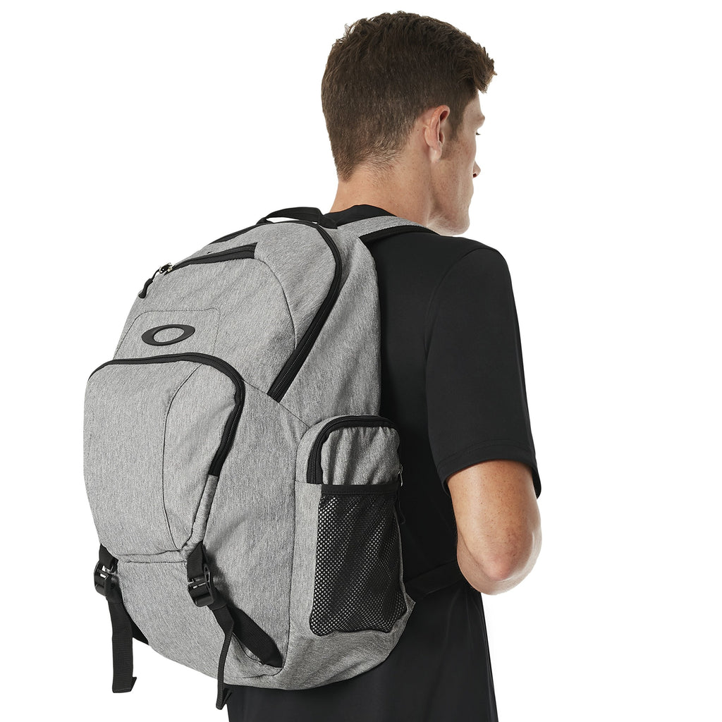 oakley men's blade wet dry 30 backpack