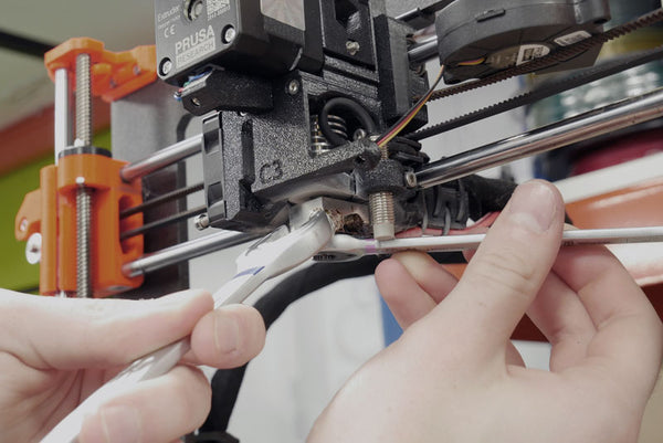 3d-printer-nozzle-changing-hot-tightening