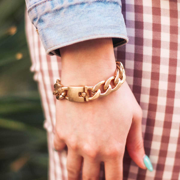 Yara Chunky Curb Chain Bracelet in Worn Gold
