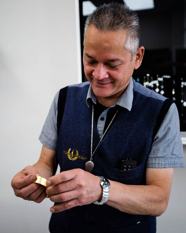 Manager and lead Jeweler Oscar Valencia