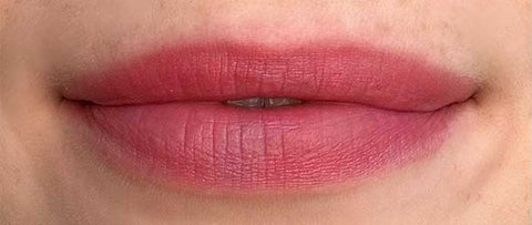 Rouge à lèvres Pomponne effet bouche mordue