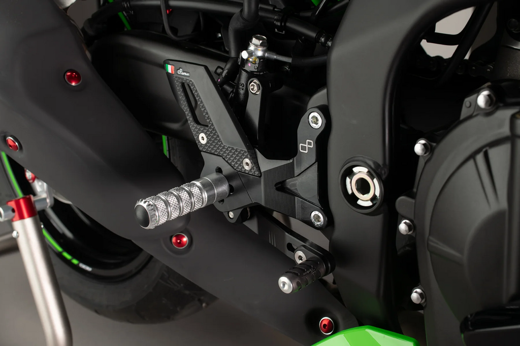 kawasaki zx-4r rearsets