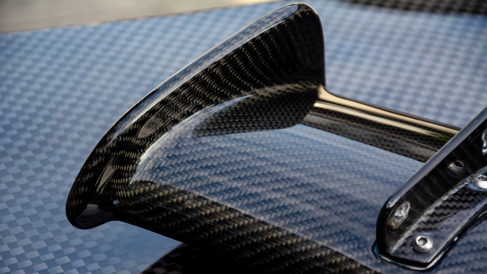 The difference between carbon fiber, aramid, and kevlar motorcycle gear