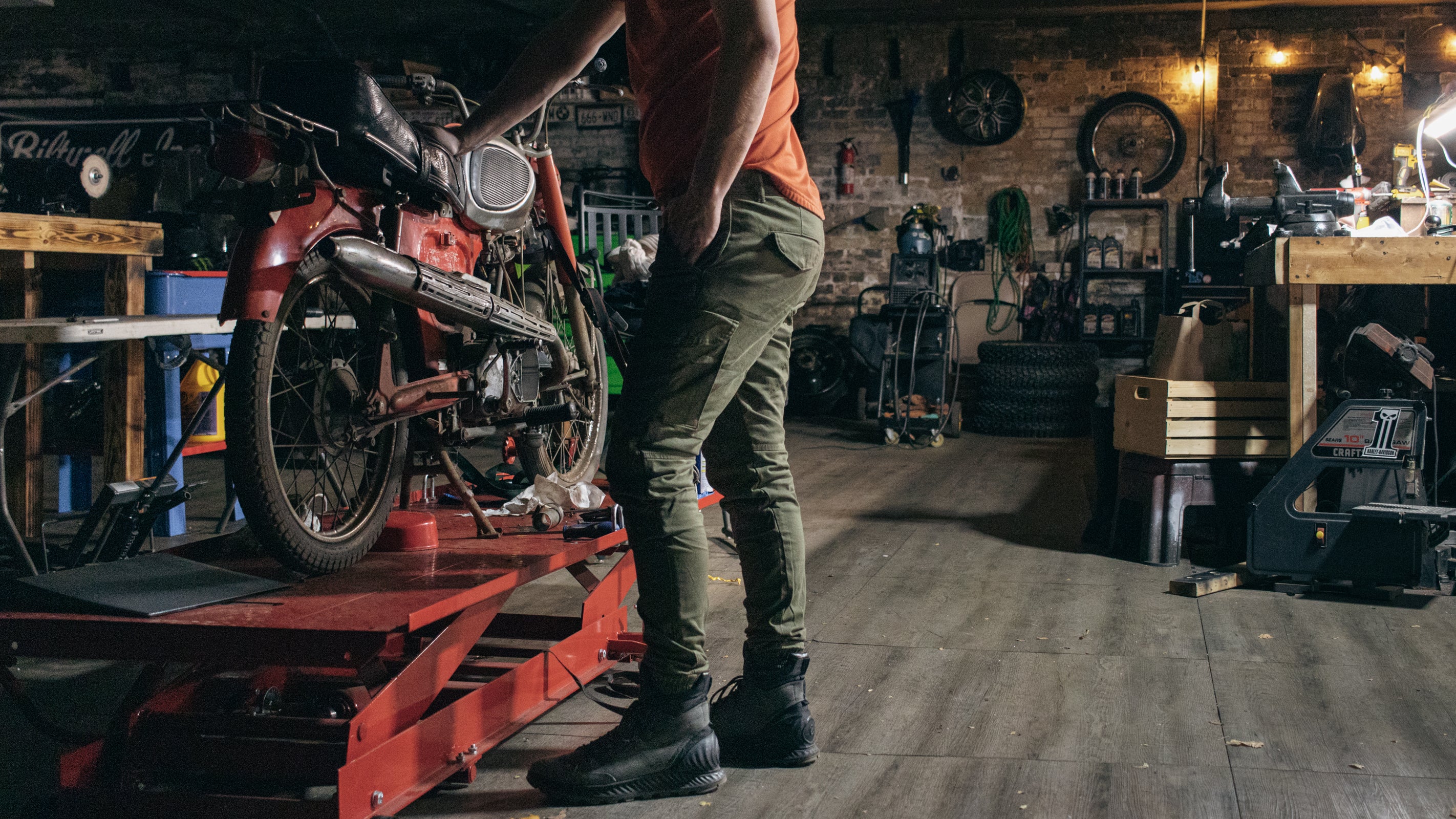 Kevlar lined cargo pants for motorcycle riding