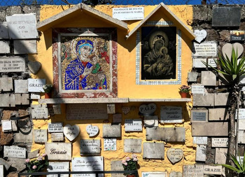 Ex Voto wall in Rome, how to say thank you for a vow