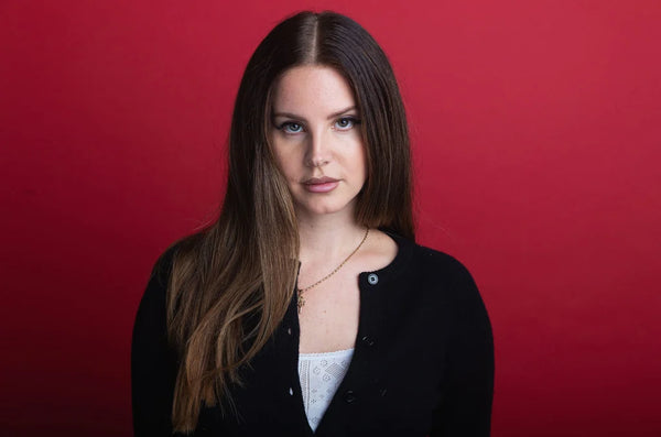 Lana Rel Rey on a red background