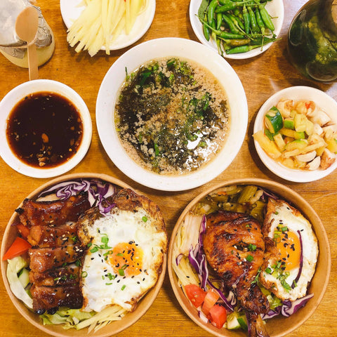 cơm và canh đùi gà mai quế lộ