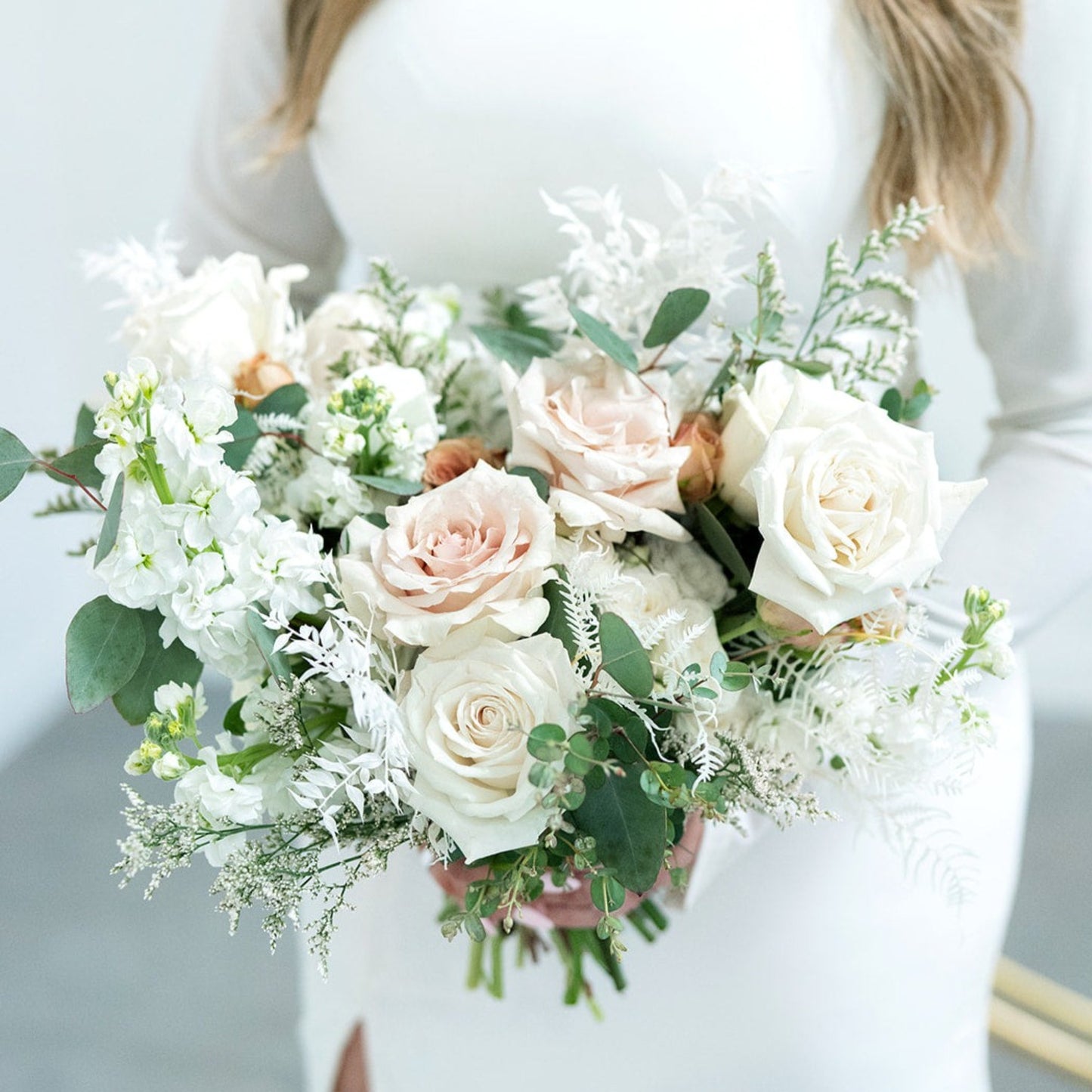 The Sophia Classic Whites Mini Bouquet – Zinnia Floral Co