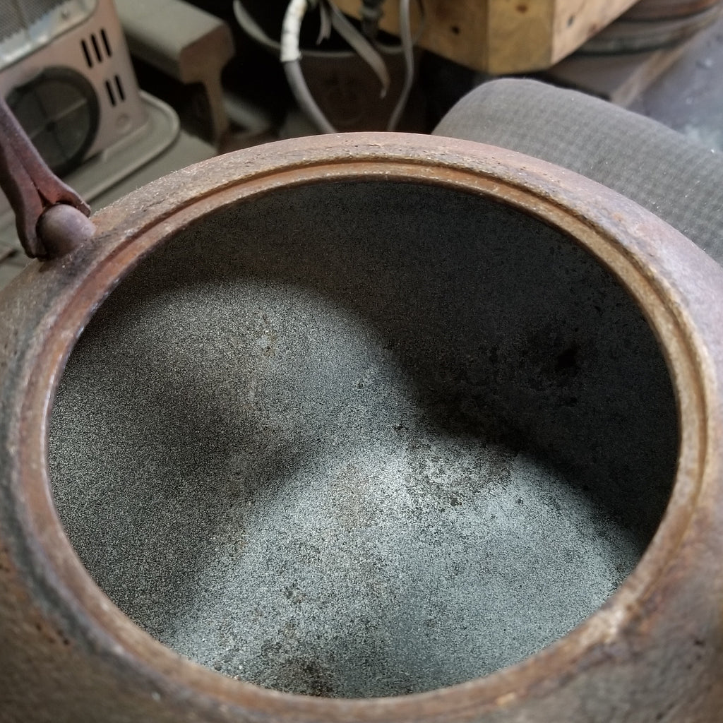 35年使用の鉄瓶内側湯垢