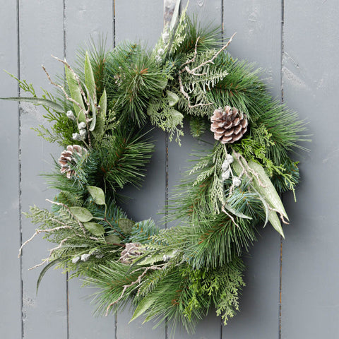 forest-pinecone-christmas-wreath