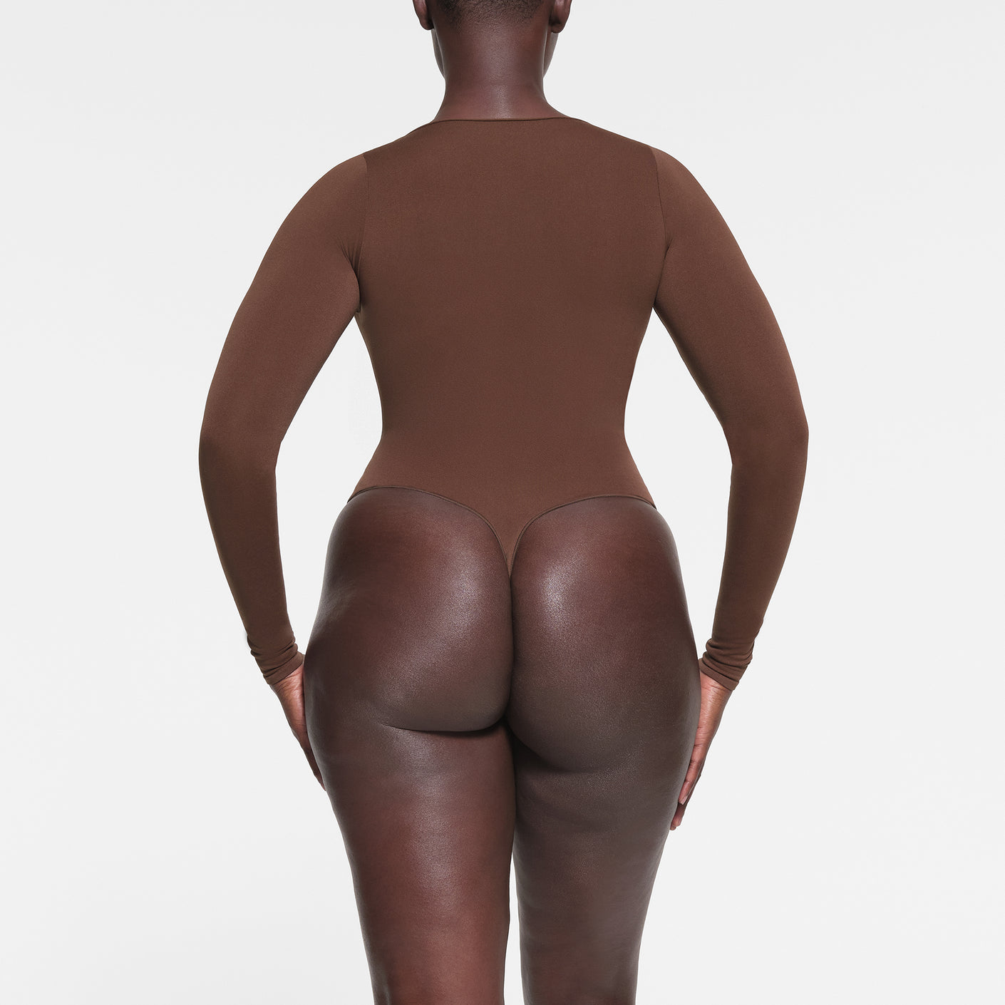 ESSENTIAL LONG SLEEVE SCOOP NECK BODYSUIT | COCOA