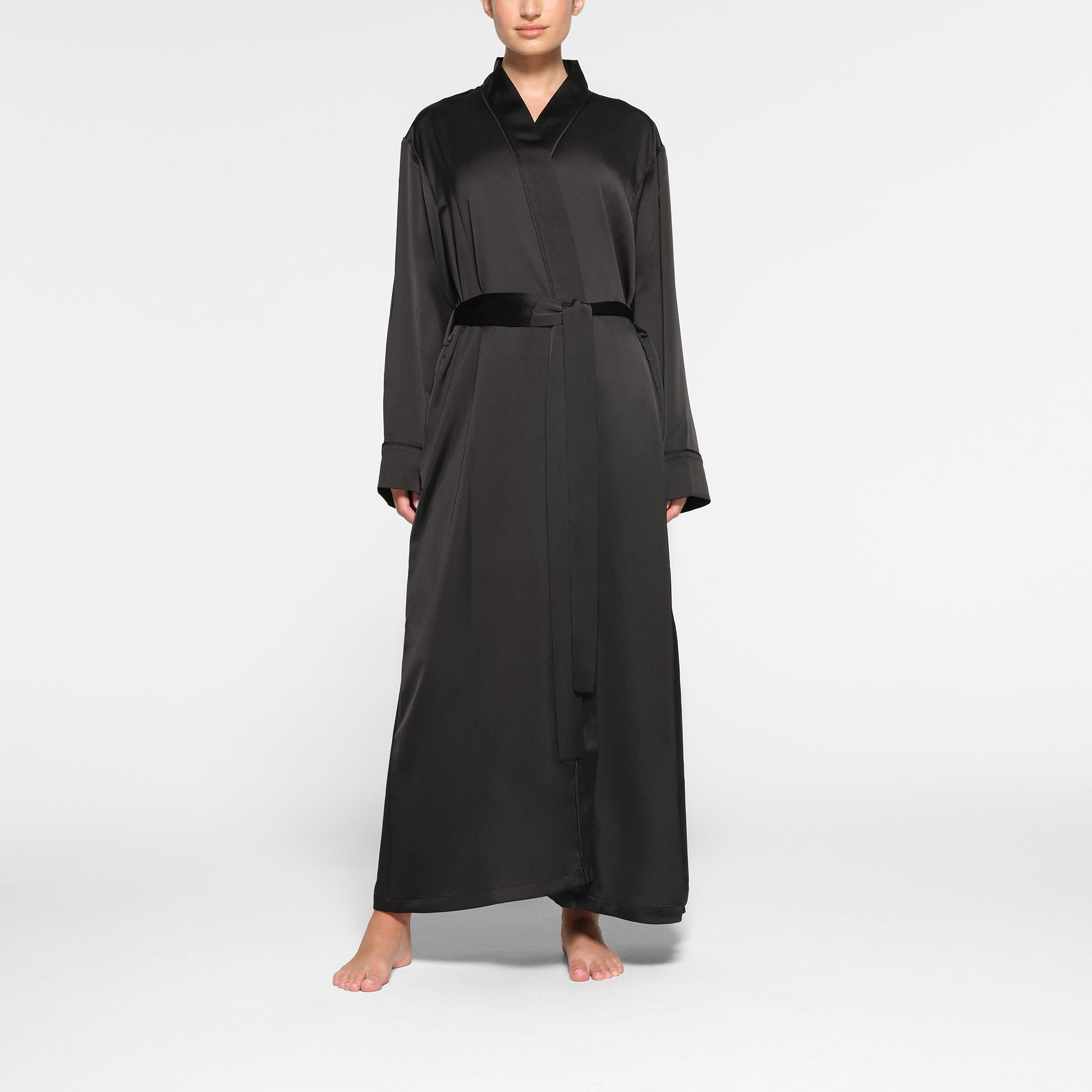 SKIMS Long Robe | Black