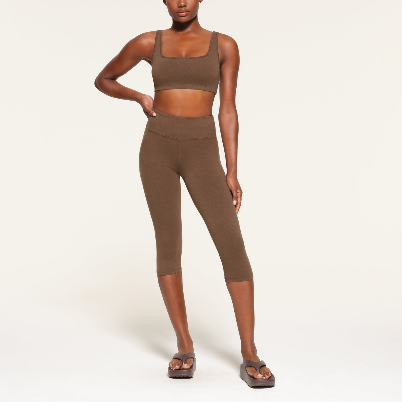 OUTDOOR CROPPED LEGGING | COCOA