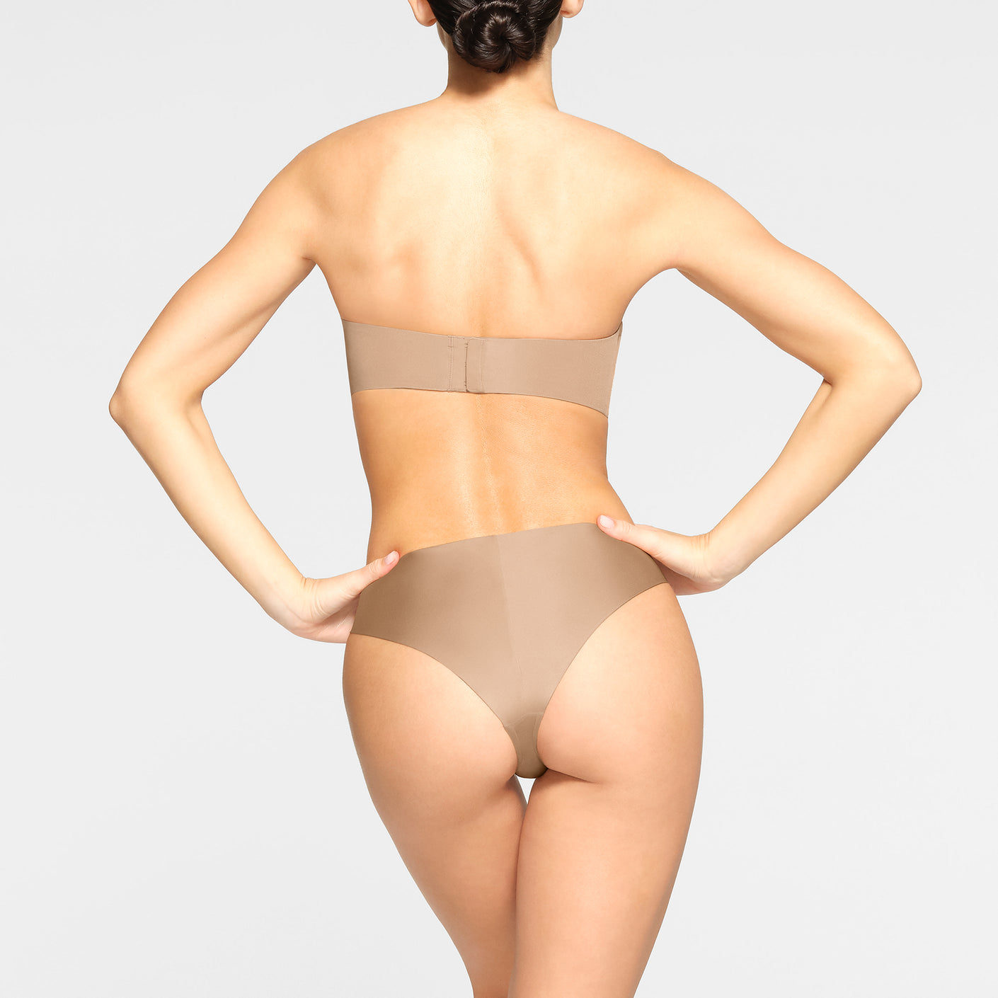 WIRELESS FORM STRAPLESS BRA