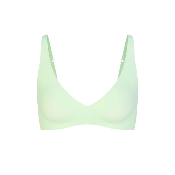 The Ultimate Bra by @SKIMS dropping 8/17 at 9 AM PT. It litererally gi