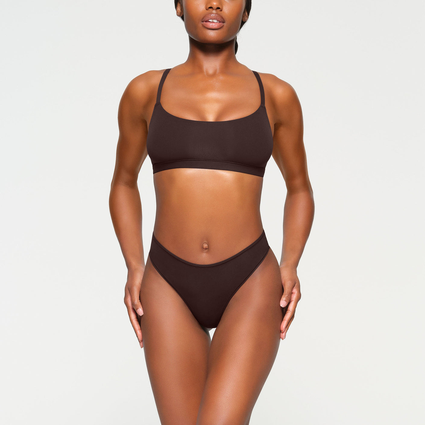 Track Adaptive Fits Everybody Scoop Bralette - Gold - M at Skims