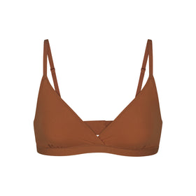 Skims Fits Everybody Triangle Bra in Sienna - XS, Women's Fashion, Tops,  Others Tops on Carousell