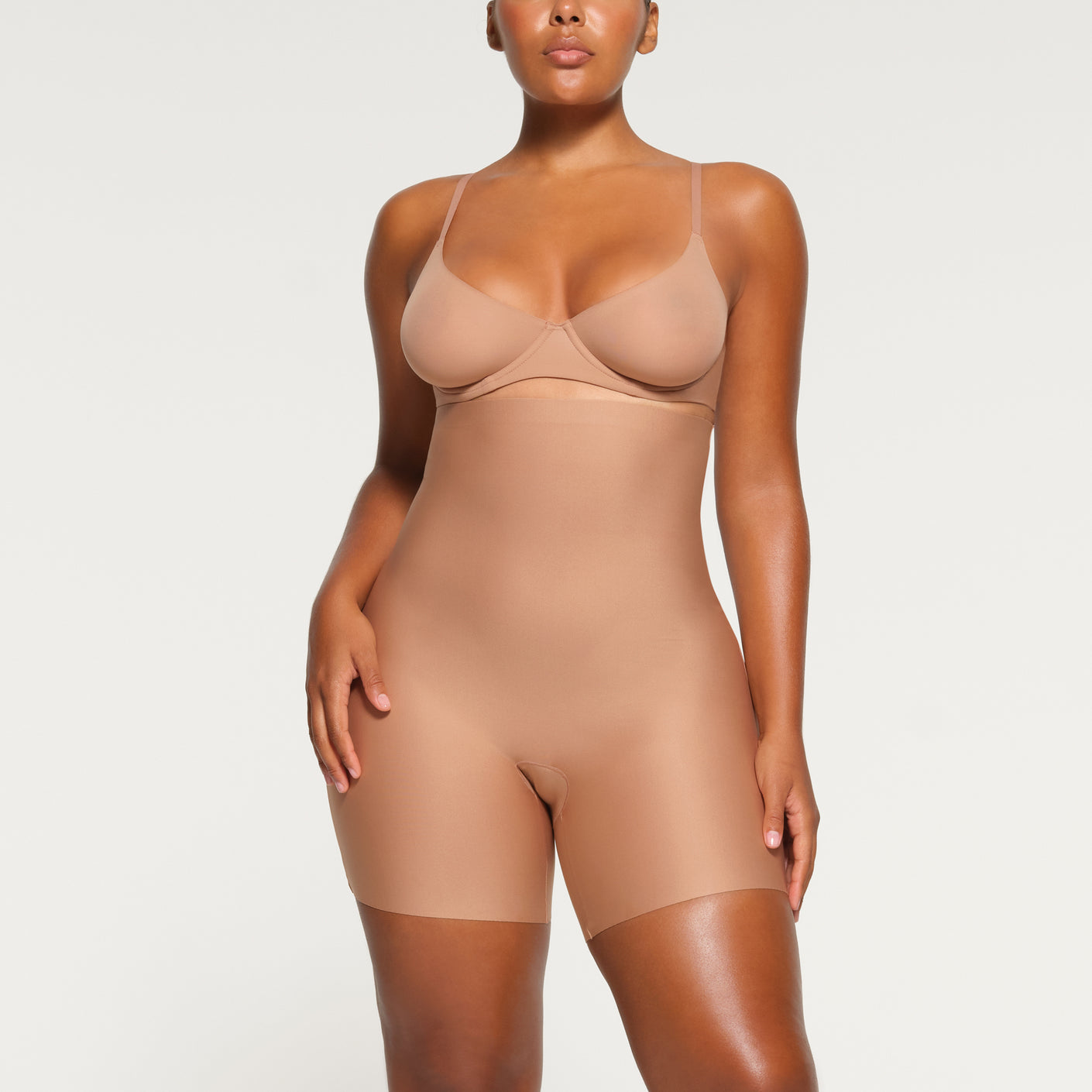 SKIMS BODY HIGH-WAISTED MID THIGH SHORT