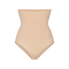 New @SKIMS Seamless Sculpt Strapless Shortie Bodysuit. My Rating 10/10