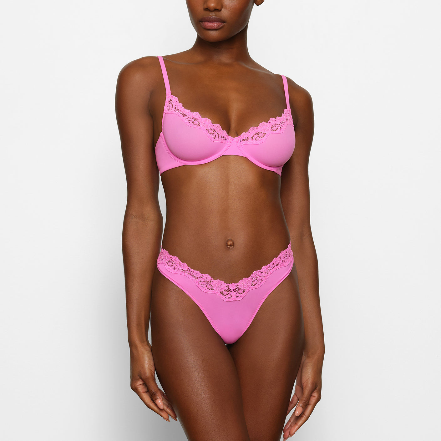 FITS EVERYBODY CORDED LACE UNLINED SCOOP BRA | NEON ORCHID