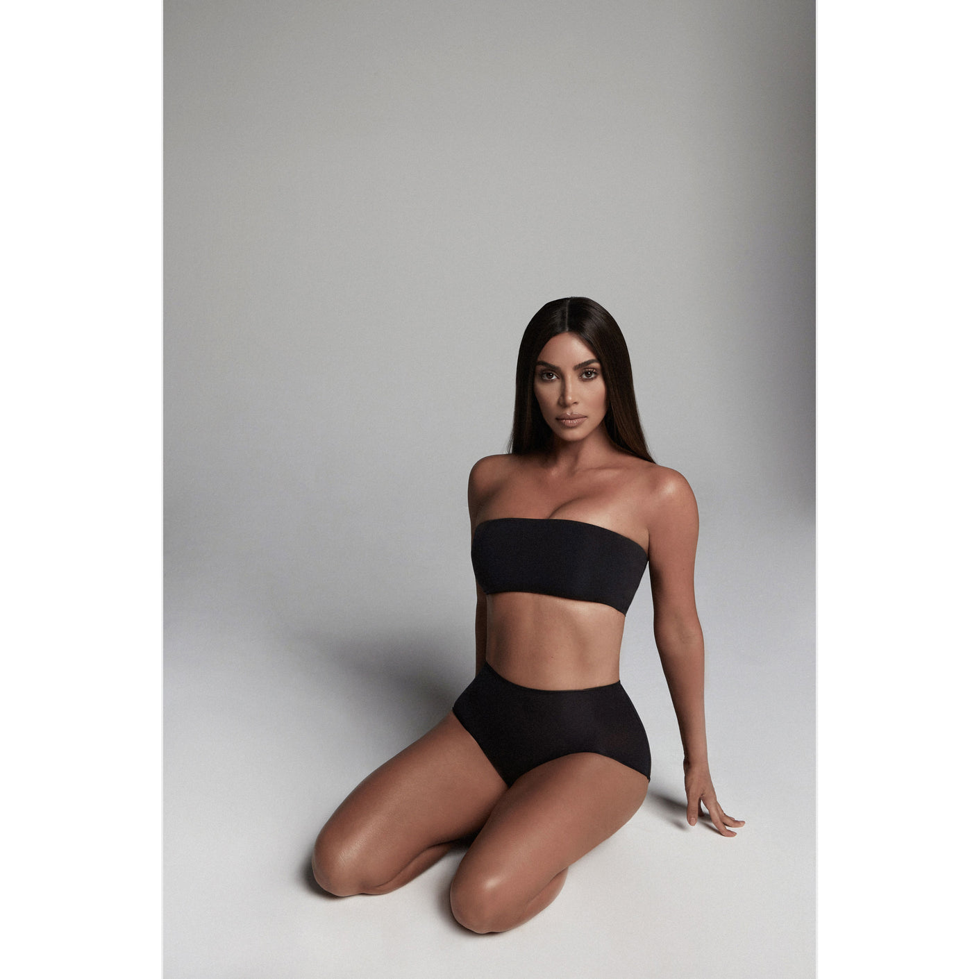 Authentic] SKIMS Fit Everybody Bandeau Bra in Clay, Women's Fashion, New  Undergarments & Loungewear on Carousell