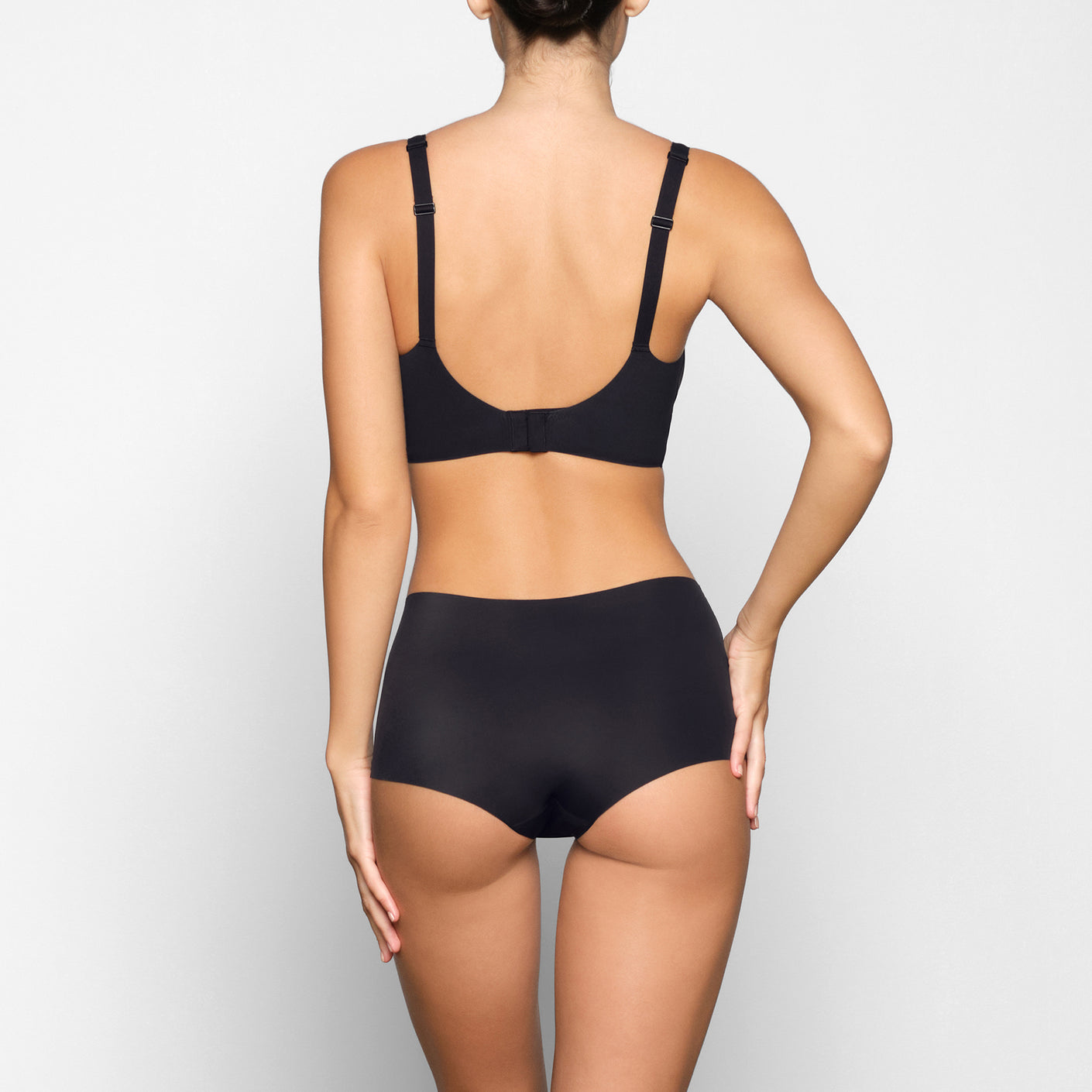 NWT SKIMS NAKED PLUNGE BRALETTE in ONYX: Size Small $44