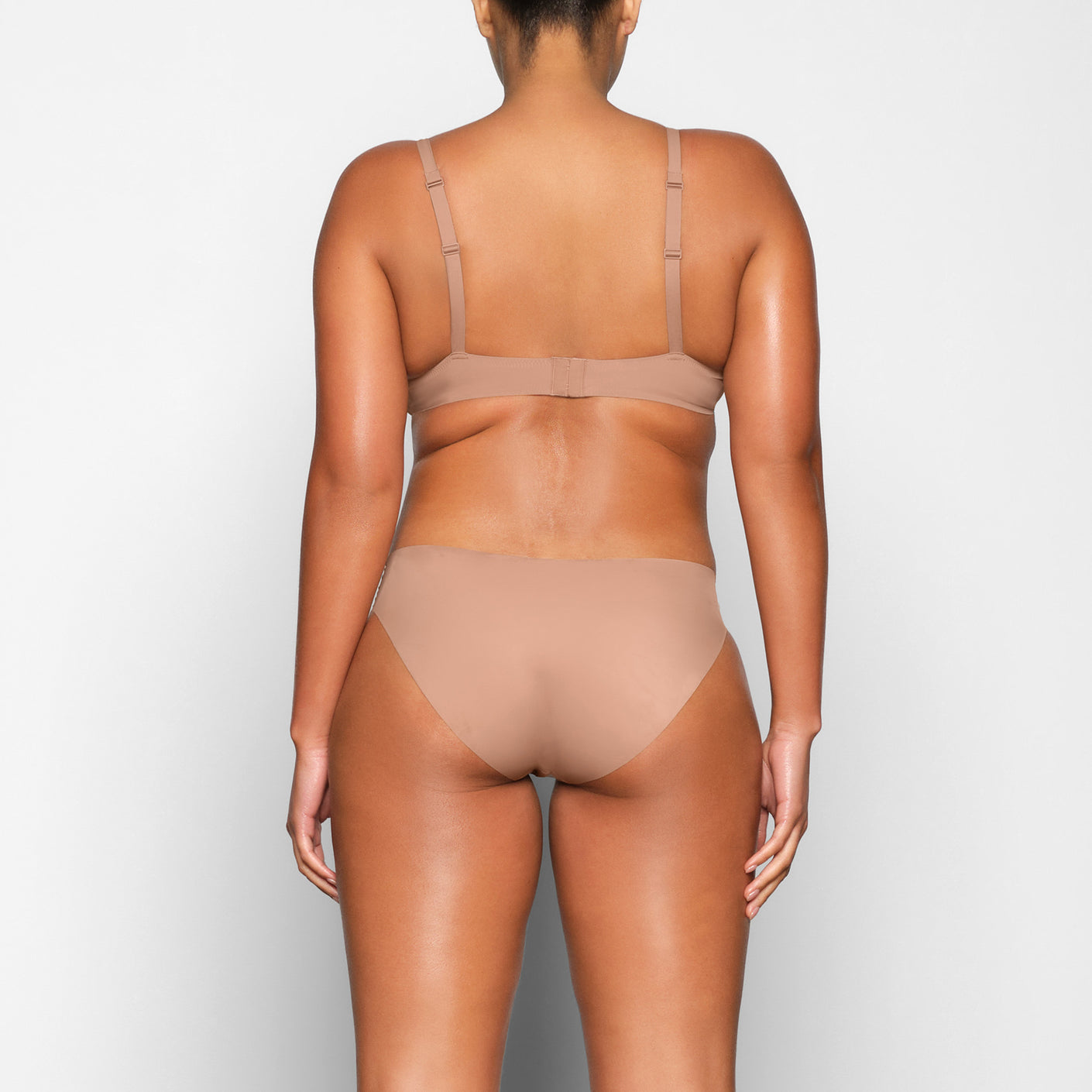 SKIMS Naked Plunge Bra 38B NWT Tan Size 38 B - $29 (62% Off Retail) New  With Tags - From Ali