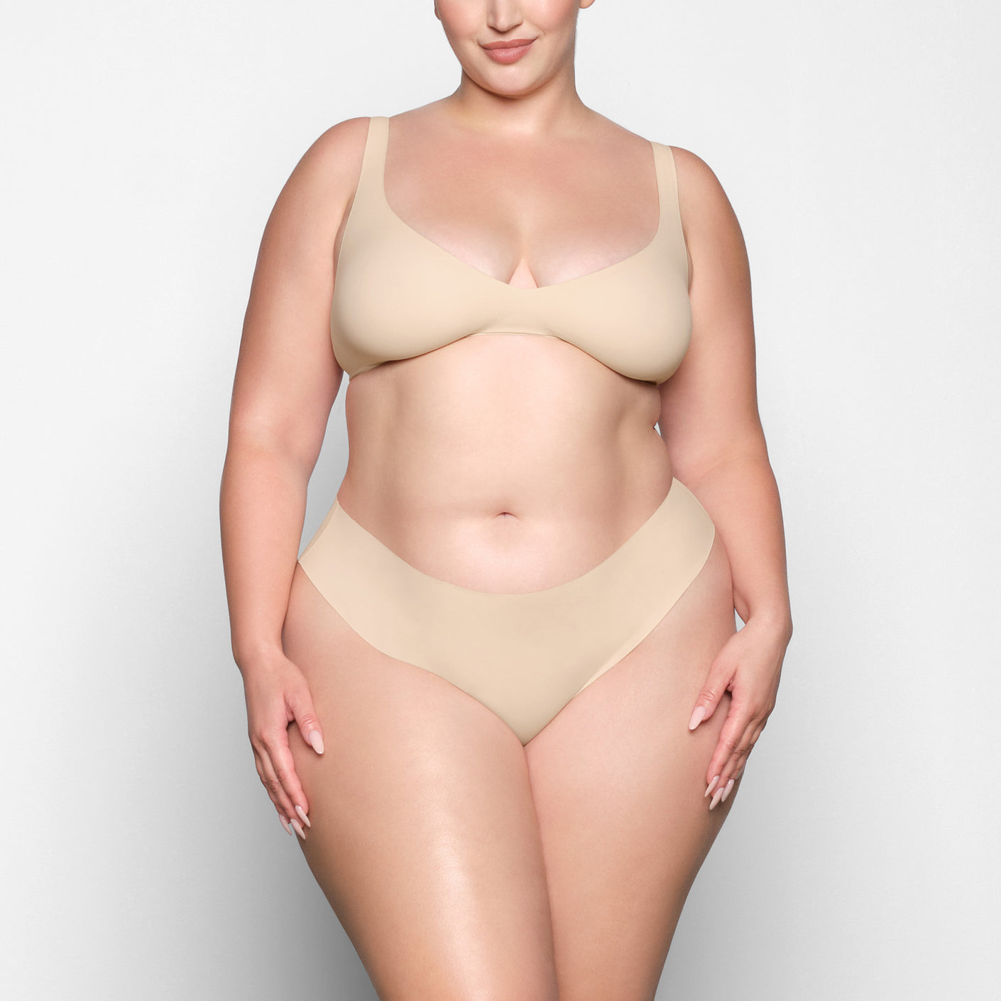 SKIMS - BACK IN STOCK: NAKED PLUNGE BRAS Your new favorite wireless bras  are back! Get the customer-loved Plunge Bra and Tank before they sell out  again. Available in 13 sizes and