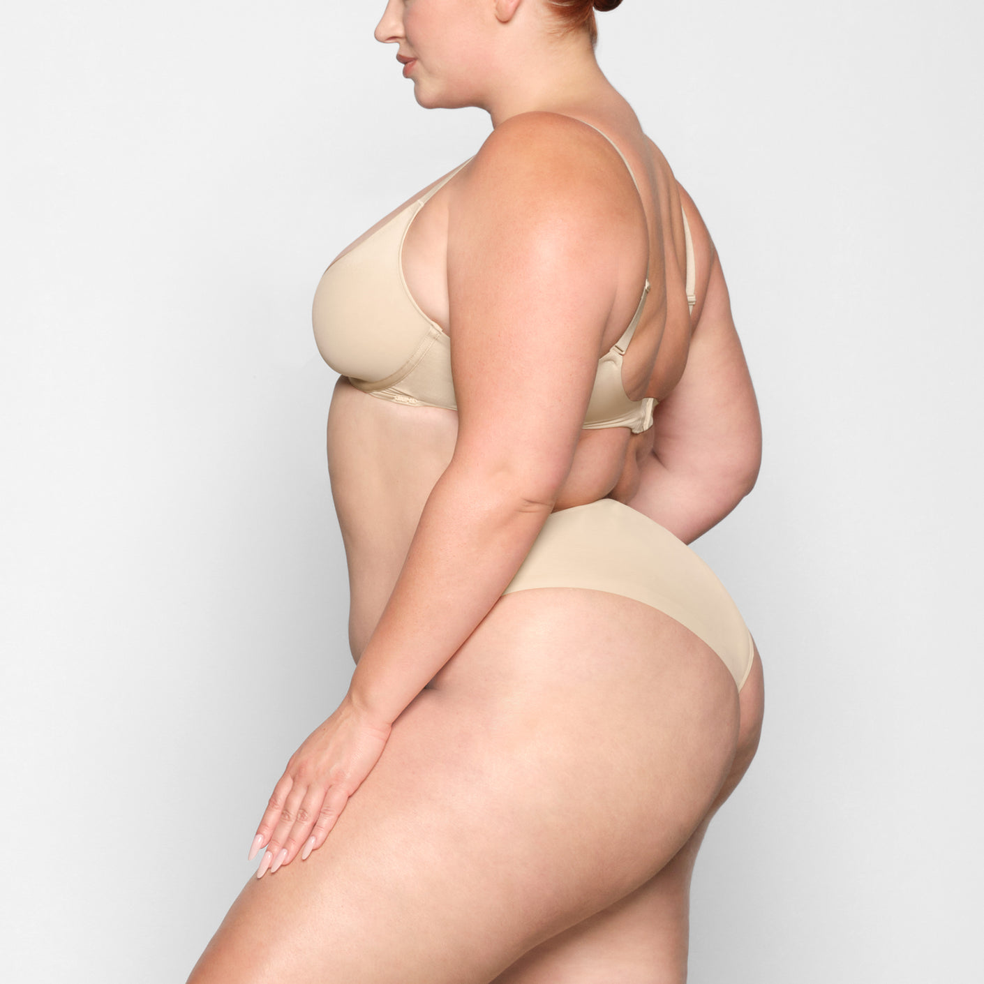 Female Wearing Too Big Bra, Wrong Size Stock Image - Image of scoop,  underwire: 193677053