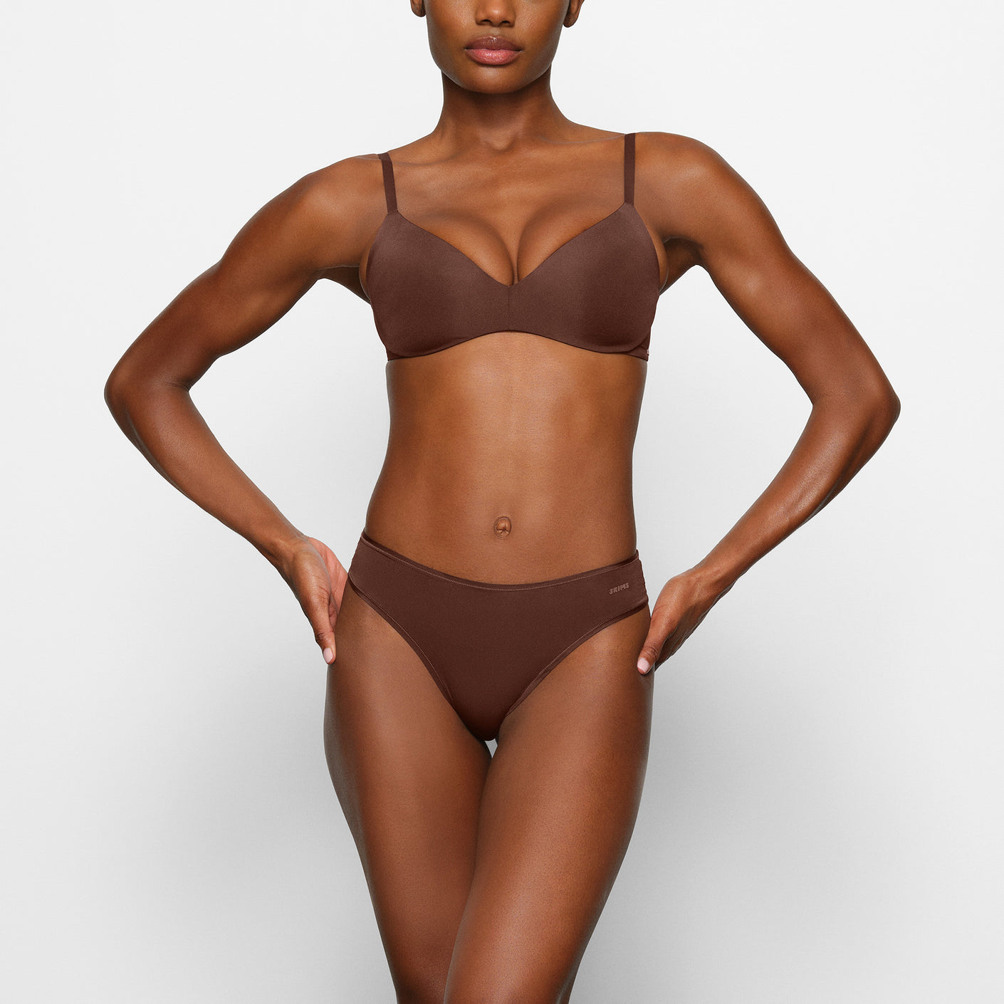 SKIMS Fits Everybody Plunge Bra Cocoa 32D (BR-UWR-2295)