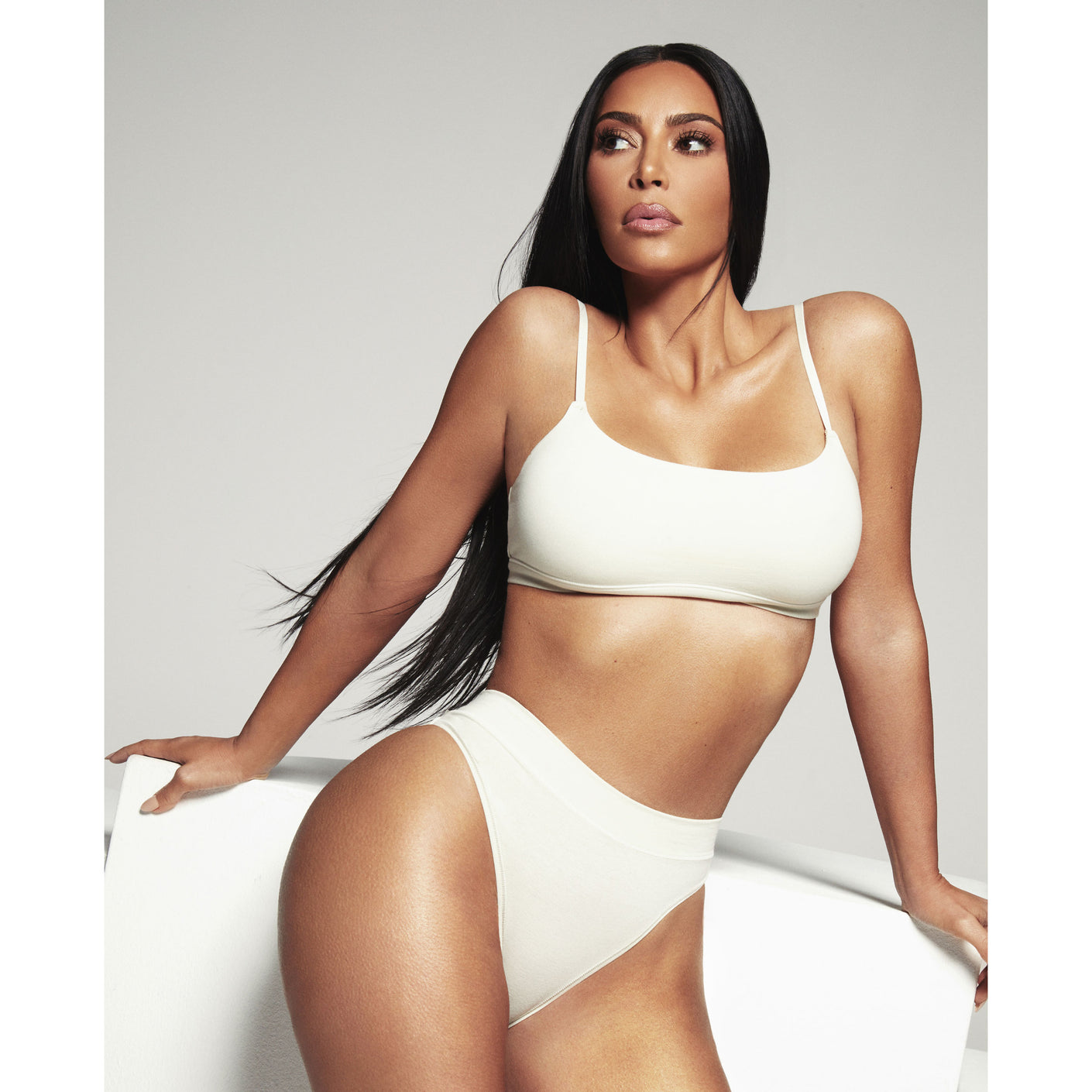 SKIMS - Kim Kardashian West wears the Scoop Bralette and