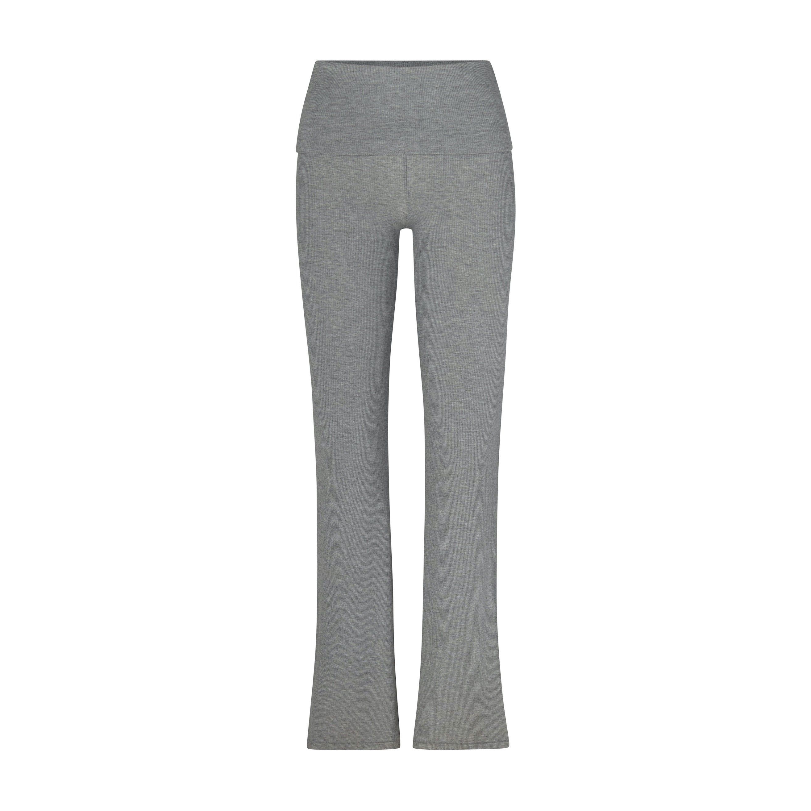 Forever 21 Fold Over Yoga Pants $13 | Fold over yoga pants, Clothes, Pants