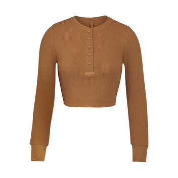 Waffle Long Sleeve Crop Henley - Camel | SKIMS