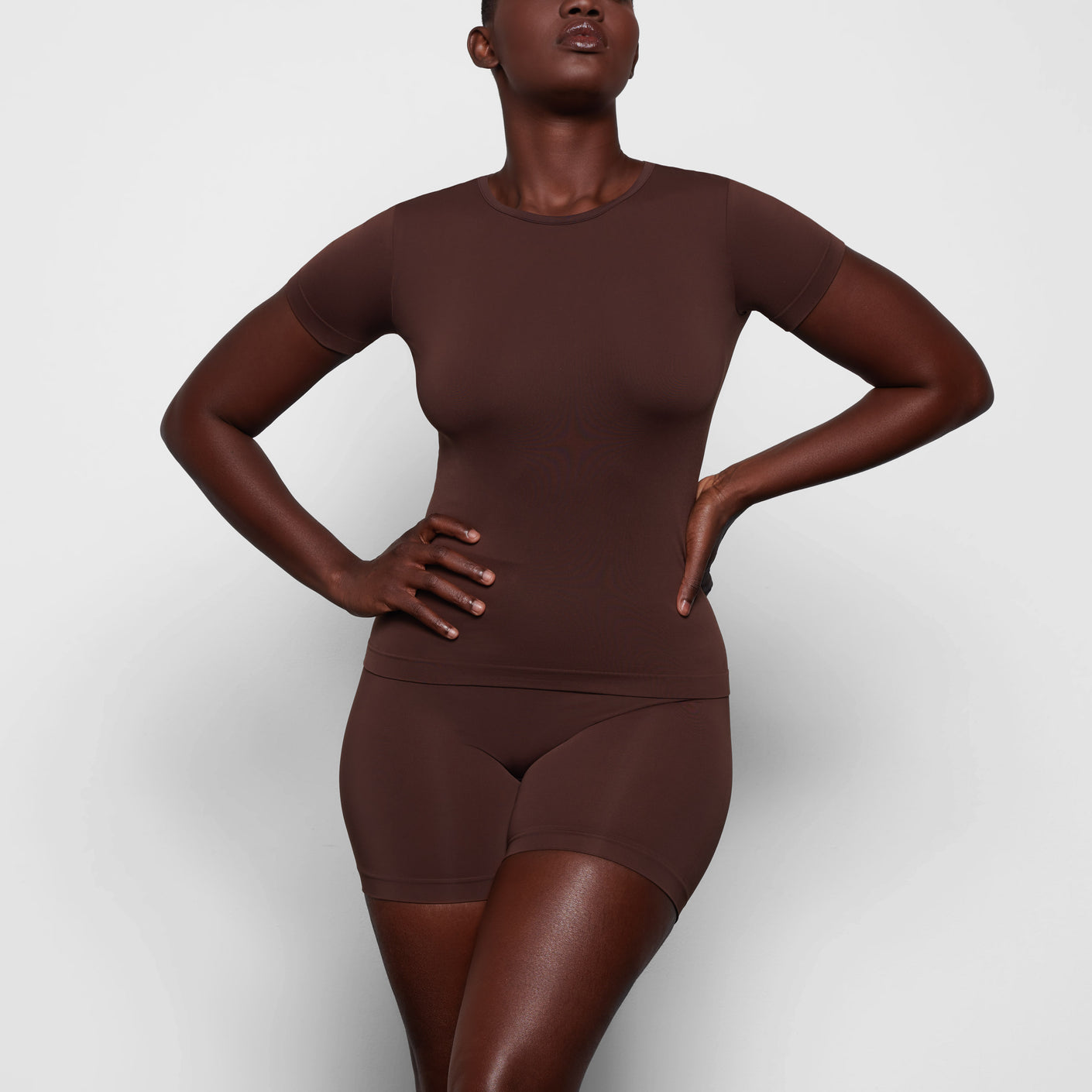 SKIMS Soft Smoothing Seamless T-shirt - Cocoa