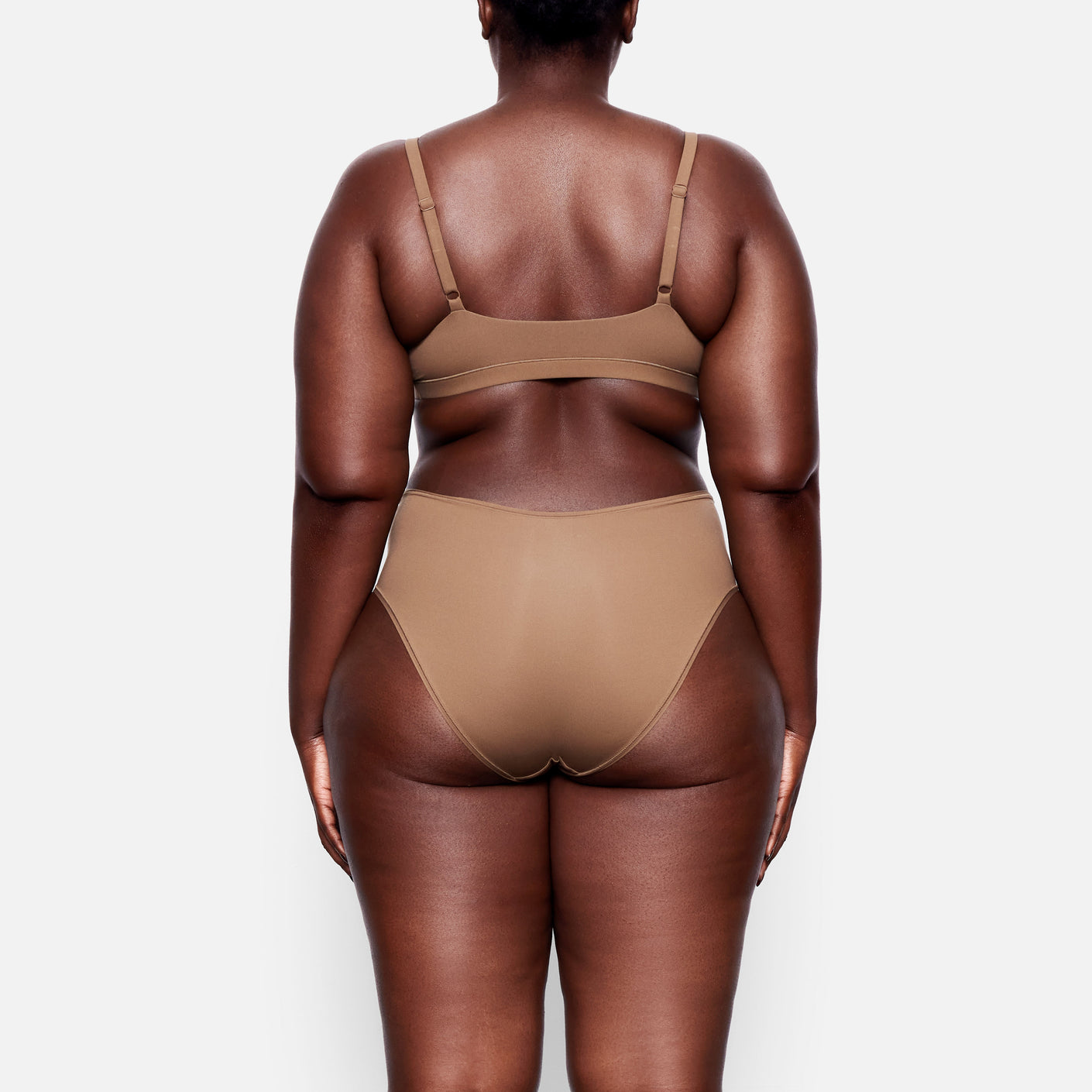 SKIMS - Designed with seamless, buttery soft fabric that molds to your  skin, the Fits Everybody Scoop Neck Bra was made for everyday wear. Shop Fits  Everybody underwear