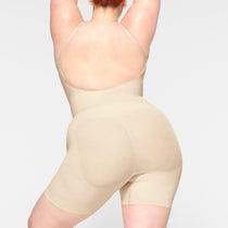 SKIMS Low Back Mid Thigh Bodysuit, Medium Neutral, Seamless Sculpt