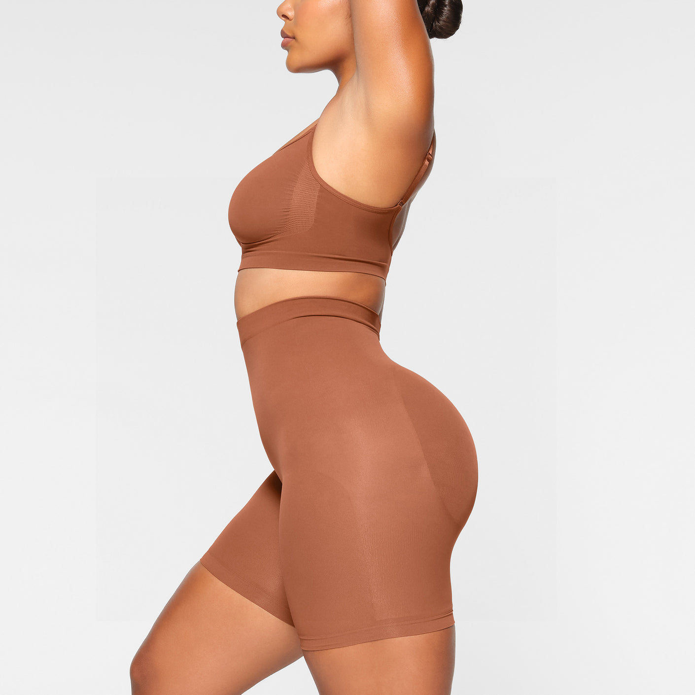 SKIMS seamless Sculpt Mid Thigh Short Bodysuit Size L - Bronze Brown