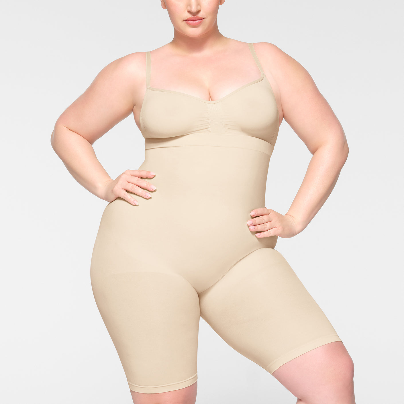 SEAMLESS SCULPT HIGH-WAISTED ABOVE THE KNEE SHORT