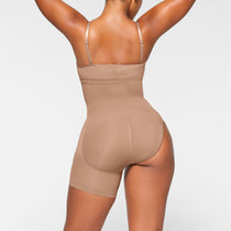 SKIMS, Intimates & Sleepwear, Skims Seamless Sculpt Mid Thigh Short Sienna  Brown Color Size Smallmedium