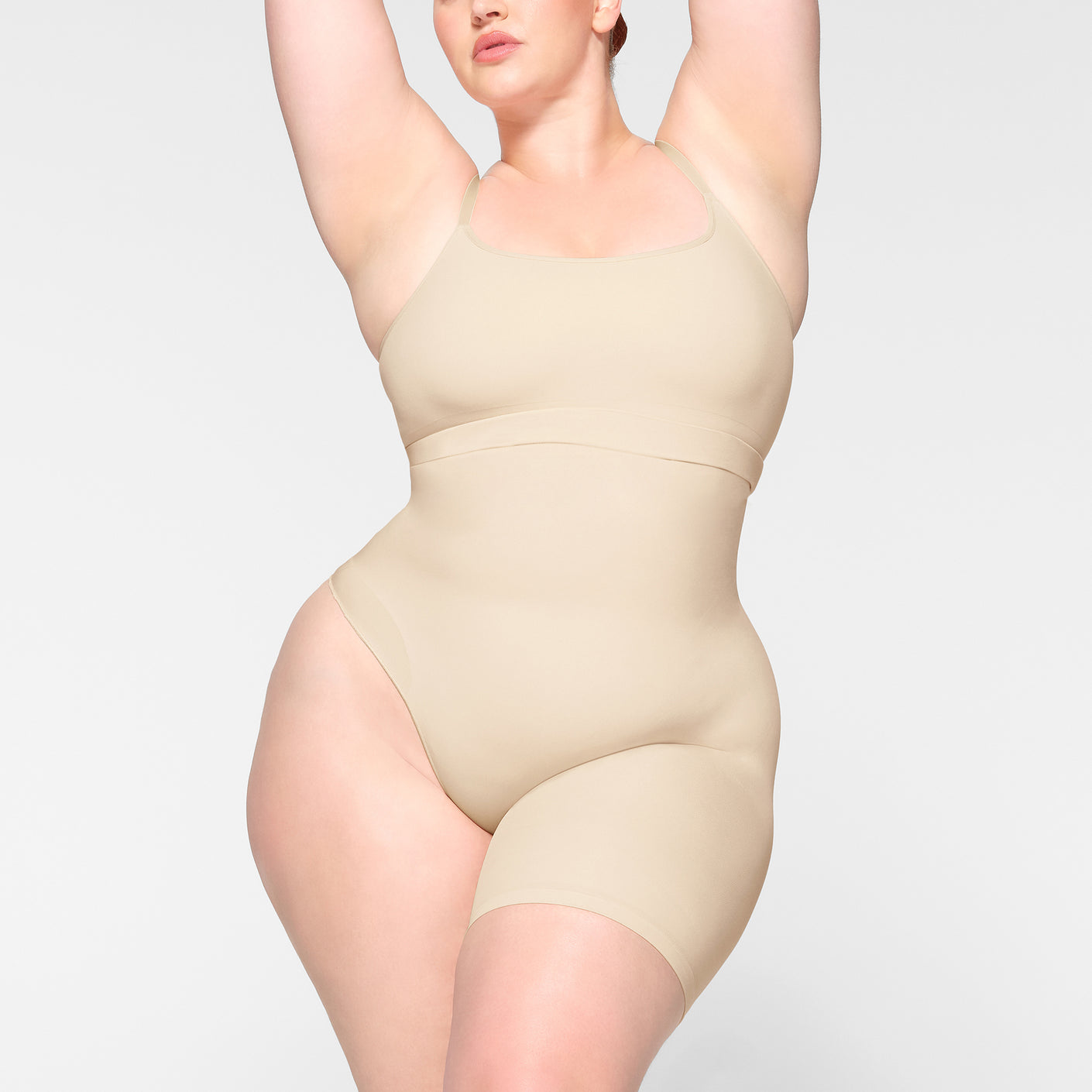 SEAMLESS SCULPT SOLUTION SHORT RIGHT LEG EXPOSED | SAND