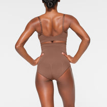 SEAMLESS SCULPT MID WAIST BRIEF, JASPER in 2023