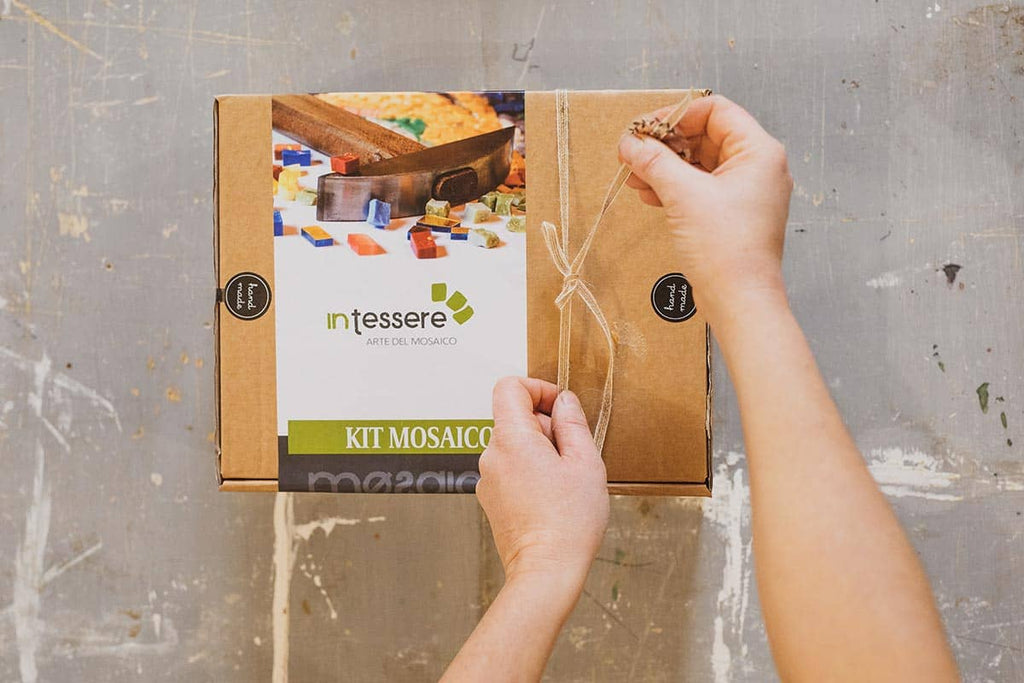 Idee regalo bricolage: il kit mosaico fai da te – IN TESSERE SCUOLA DI  MOSAICO