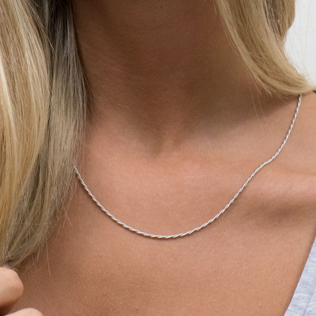 thin silver necklace chain