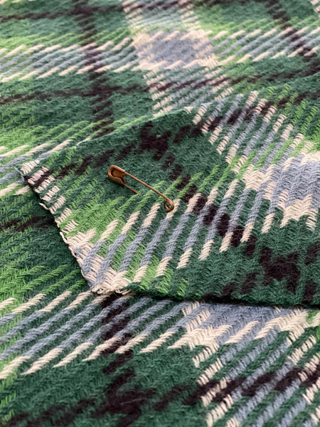 marking the right side of the fabric with a safety pin