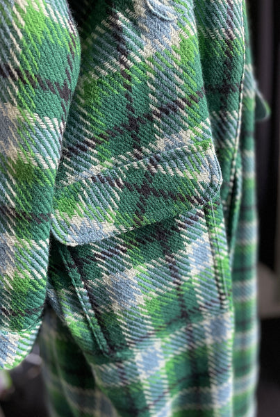 patch pocket of green check september coat