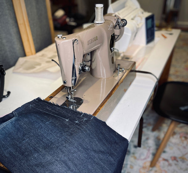 sewing machine for sewing jeans