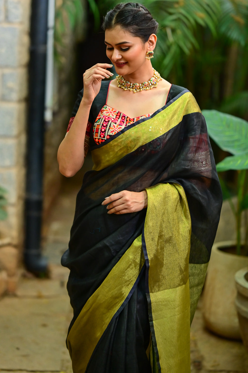 Wide Border Linen Saree in Ivory and Red with Gold Zari