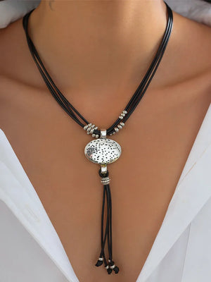 Vintage Tassel Oval Pendant Necklace - SCARLET DARKNESS